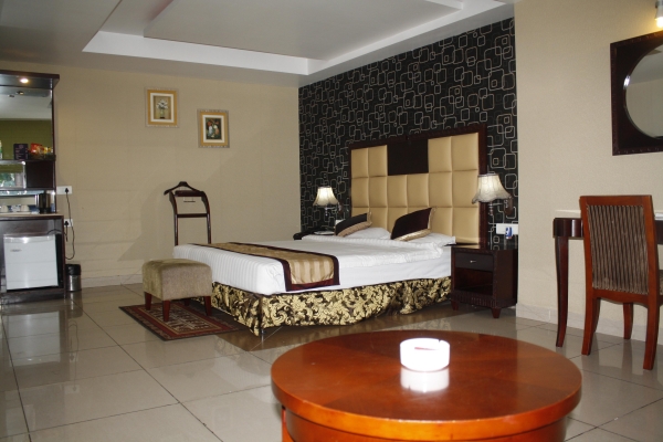 Hotel Gateway Grandeur Christianbasti (Guwahati )